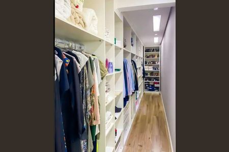 Casa à venda com 200m², 2 quartos e 3 vagas Casa à venda com 200m², 2 quartos e 3 vagasQuarto