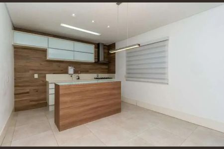 Casa à venda com 200m², 2 quartos e 3 vagas