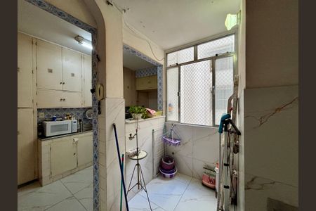 Apartamento à venda com 133m², 2 quartos e 1 vaga Apartamento à venda com 133m², 2 quartos e 1 vagaÁrea de serviço