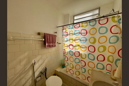 Apartamento à venda com 133m², 2 quartos e 1 vaga Apartamento à venda com 133m², 2 quartos e 1 vagaBanheiro social