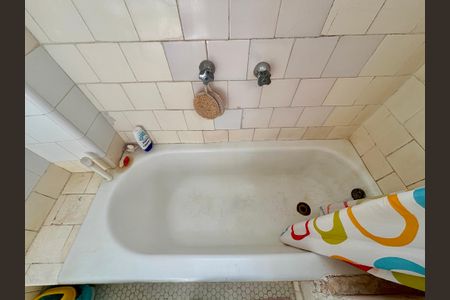 Apartamento à venda com 133m², 2 quartos e 1 vaga Apartamento à venda com 133m², 2 quartos e 1 vagaBanheiro social