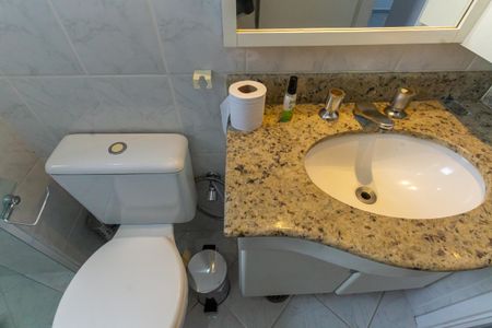 Apartamento à venda com 80m², 3 quartos e 2 vagas Apartamento à venda com 80m², 3 quartos e 2 vagasBanheiro