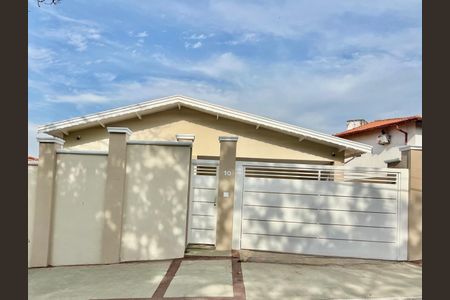 Casa à venda com 198m², 3 quartos e 4 vagas Casa à venda com 198m², 3 quartos e 4 vagasFoto 01