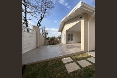 Casa à venda com 198m², 3 quartos e 4 vagas Casa à venda com 198m², 3 quartos e 4 vagasFoto 04