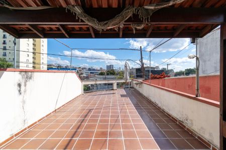 Casa à venda com 350m², 4 quartos e 5 vagas Casa à venda com 350m², 4 quartos e 5 vagasVaranda