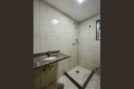 Apartamento à venda com 90m², 2 quartos e sem vaga Apartamento à venda com 90m², 2 quartos e sem vagaBanheiro de serviço