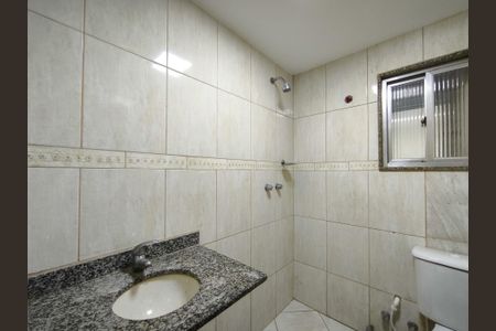 Apartamento à venda com 90m², 2 quartos e sem vaga Apartamento à venda com 90m², 2 quartos e sem vagaBanheiro de serviço
