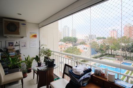 Apartamento à venda com 98m², 2 quartos e 2 vagasVaranda