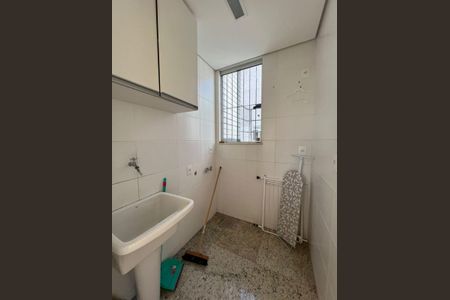 Apartamento para alugar com 180m², 3 quartos e 3 vagas Apartamento para alugar com 180m², 3 quartos e 3 vagasÁrea de Serviço