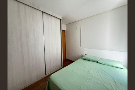 Apartamento para alugar com 180m², 3 quartos e 3 vagas Apartamento para alugar com 180m², 3 quartos e 3 vagasQuarto 2
