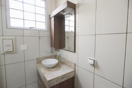 Casa de condomínio para alugar com 100m², 3 quartos e 2 vagas Casa de condomínio para alugar com 100m², 3 quartos e 2 vagasBanheiro da Suíte 2