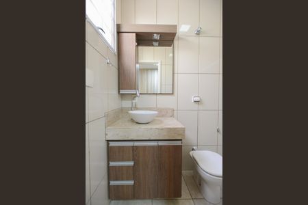 Casa de condomínio para alugar com 100m², 3 quartos e 2 vagas Casa de condomínio para alugar com 100m², 3 quartos e 2 vagasBanheiro da Suíte 2