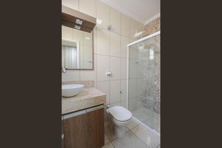 Casa de condomínio para alugar com 100m², 3 quartos e 2 vagas Casa de condomínio para alugar com 100m², 3 quartos e 2 vagasBanheiro da Suíte 2