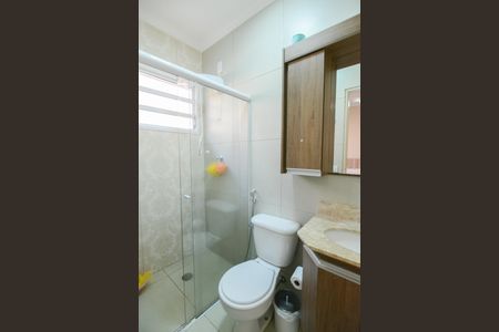 Casa de condomínio para alugar com 100m², 3 quartos e 2 vagas Casa de condomínio para alugar com 100m², 3 quartos e 2 vagasBanheiro da Suíte 1