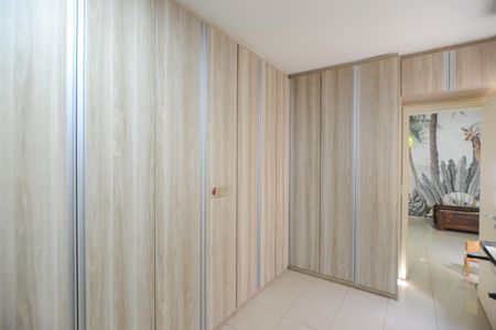 Casa de condomínio para alugar com 100m², 3 quartos e 2 vagas Casa de condomínio para alugar com 100m², 3 quartos e 2 vagasEscritório