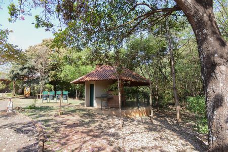 Casa de condomínio para alugar com 100m², 3 quartos e 2 vagas Casa de condomínio para alugar com 100m², 3 quartos e 2 vagasÁrea comum - Churrasqueira