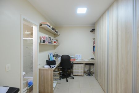 Casa de condomínio para alugar com 100m², 3 quartos e 2 vagas Casa de condomínio para alugar com 100m², 3 quartos e 2 vagasEscritório