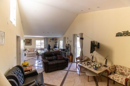 Casa à venda com 371m², 7 quartos e 4 vagas Casa à venda com 371m², 7 quartos e 4 vagasSala 2