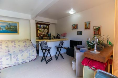 Casa à venda com 371m², 7 quartos e 4 vagas Casa à venda com 371m², 7 quartos e 4 vagasÁrea externa