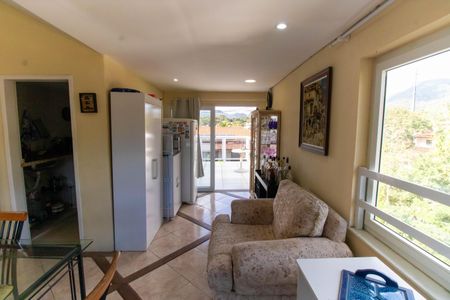 Casa à venda com 371m², 7 quartos e 4 vagas Casa à venda com 371m², 7 quartos e 4 vagasSala 2