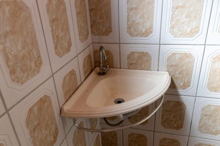 Casa à venda com 230m², 5 quartos e 2 vagas Casa à venda com 230m², 5 quartos e 2 vagasBanheiro de Serviço