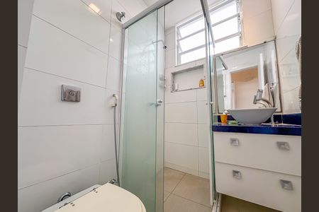 Apartamento à venda com 75m², 2 quartos e 1 vaga Apartamento à venda com 75m², 2 quartos e 1 vagaBanheiro