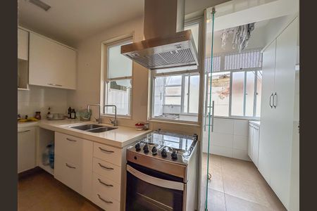 Apartamento à venda com 75m², 2 quartos e 1 vaga Apartamento à venda com 75m², 2 quartos e 1 vagaCozinha