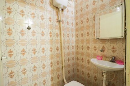 Casa à venda com 233m², 4 quartos e 1 vaga Casa à venda com 233m², 4 quartos e 1 vagaBanheiro da Área comum
