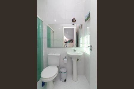 Casa à venda com 102m², 3 quartos e 2 vagasBanheiro da Suíte