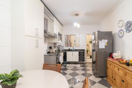 Casa à venda com 102m², 3 quartos e 2 vagasCozinha