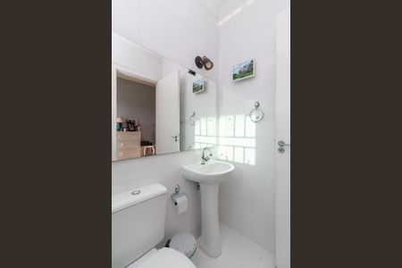 Casa à venda com 102m², 3 quartos e 2 vagasBanheiro da Suíte