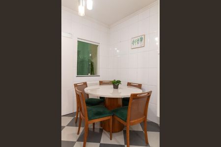 Casa à venda com 102m², 3 quartos e 2 vagasCozinha