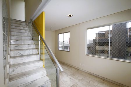 Sala de apartamento para alugar com 3 quartos, 120m² em Buritis, Belo Horizonte
