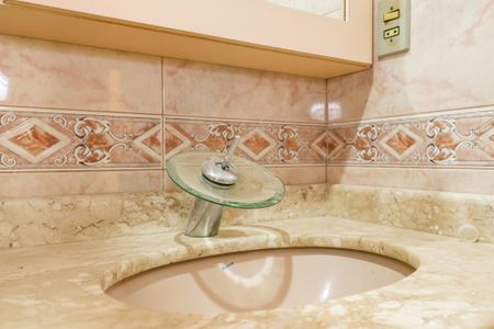 Apartamento à venda com 68m², 3 quartos e 2 vagasBanheiro