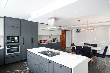 Casa à venda com 442m², 4 quartos e 6 vagasCozinha