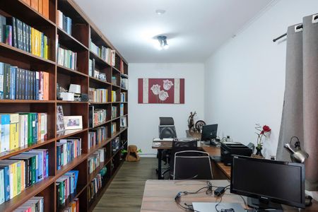 Casa à venda com 442m², 4 quartos e 6 vagasEscritório