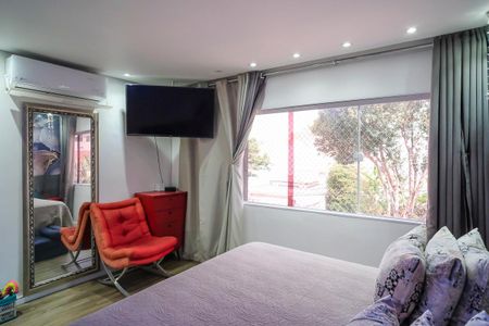 Casa à venda com 442m², 4 quartos e 6 vagasSuíte