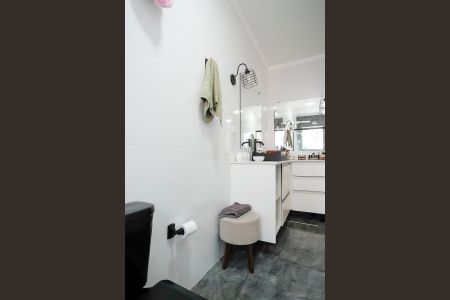 Casa à venda com 442m², 4 quartos e 6 vagasBanheiro da suíte