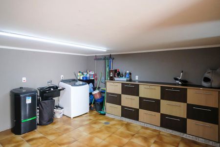 Casa à venda com 442m², 4 quartos e 6 vagasÁrea de serviço