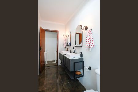 Casa à venda com 442m², 4 quartos e 6 vagasBanheiro