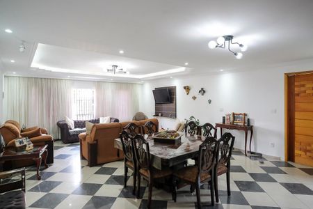 Casa à venda com 442m², 4 quartos e 6 vagasSala