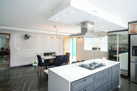 Casa à venda com 442m², 4 quartos e 6 vagasCozinha