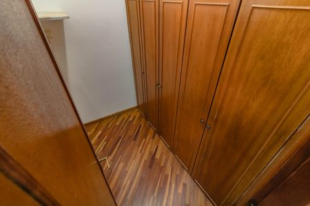 Casa à venda com 200m², 3 quartos e 2 vagas Casa à venda com 200m², 3 quartos e 2 vagasCloset da suíte