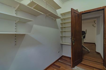 Casa à venda com 200m², 3 quartos e 2 vagas Casa à venda com 200m², 3 quartos e 2 vagasQuarto de Serviço