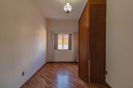 Casa à venda com 200m², 3 quartos e 2 vagas Casa à venda com 200m², 3 quartos e 2 vagasQuarto 2