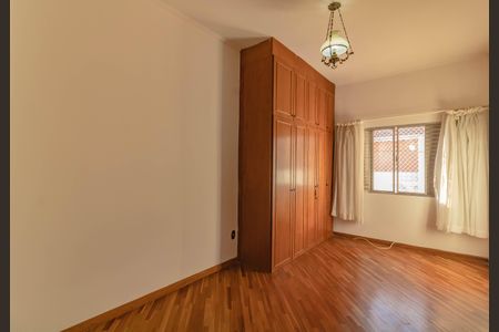 Casa à venda com 200m², 3 quartos e 2 vagas Casa à venda com 200m², 3 quartos e 2 vagasQuarto 1
