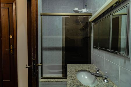 Casa à venda com 200m², 3 quartos e 2 vagas Casa à venda com 200m², 3 quartos e 2 vagasBanheiro Social