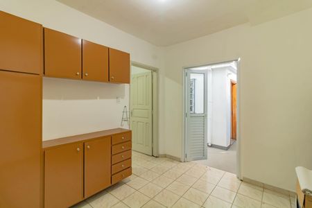 Casa à venda com 200m², 3 quartos e 2 vagas Casa à venda com 200m², 3 quartos e 2 vagasQuarto de Serviço