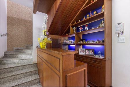 Casa à venda com 232m², 4 quartos e 6 vagas