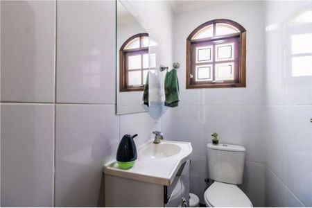 Casa à venda com 60m², 3 quartos e 1 vaga